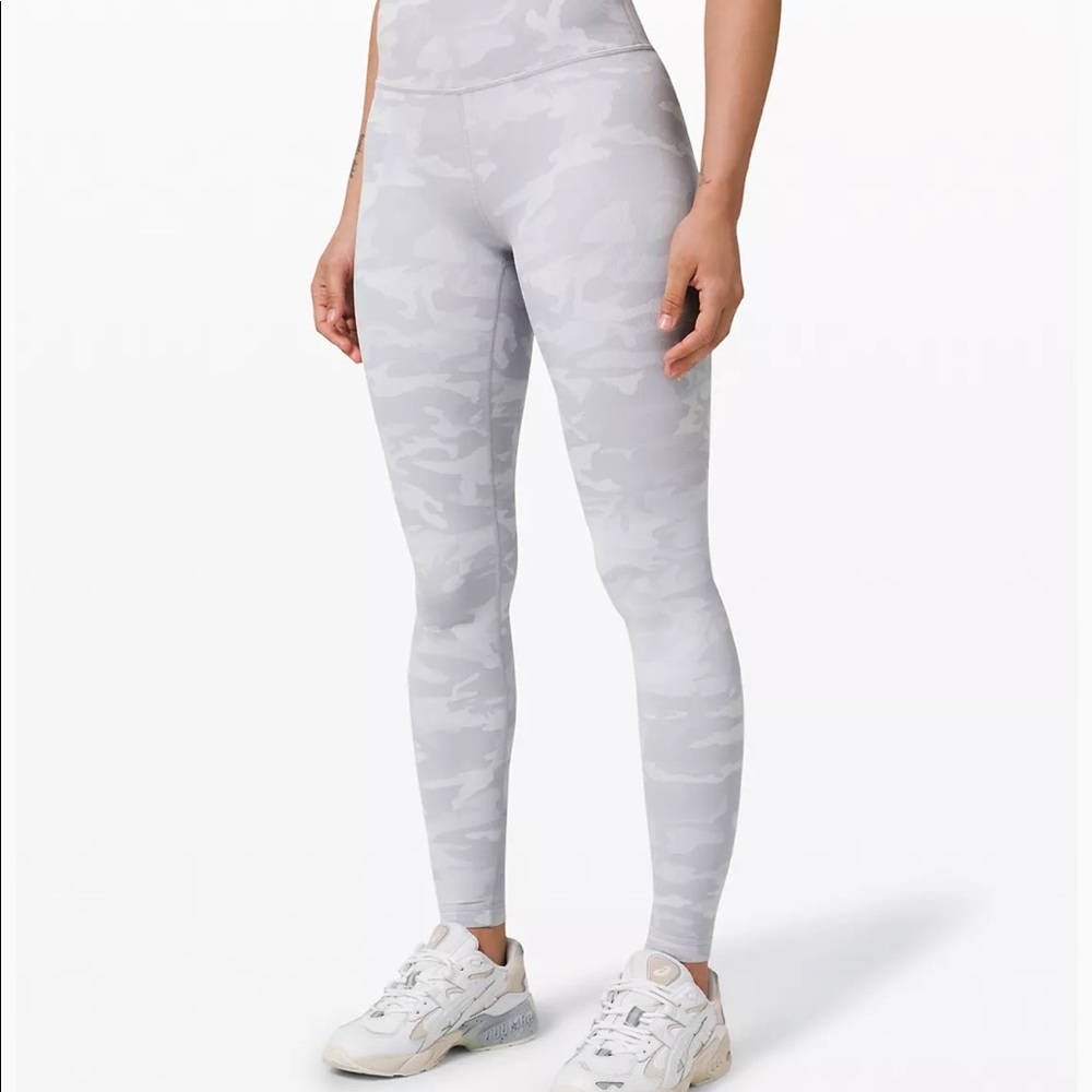 Wunder Under High-Rise Tight 28" 
Luxtreme